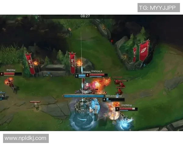 深入分析TES战队的包夹战术及其在比赛中的应用与效果 深入分析TES战队的包夹战术及其在比赛中的应用与效果