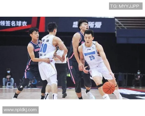 武汉篮球队阵地战分析:优劣势与未来发展方向探讨 武汉篮球队阵地战分析:优劣势与未来发展方向探讨