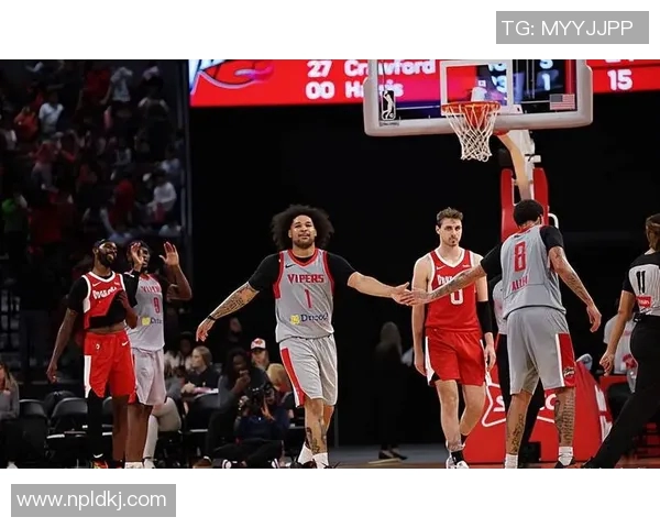 安东尼重返火箭对决昔日队友展现老将风采与新秀争锋的精彩时刻