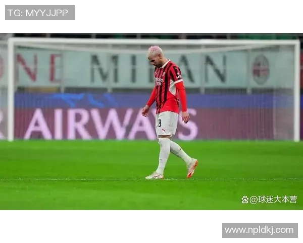 意大利与澳大利亚比赛中红牌事件引发热议球迷反应不一