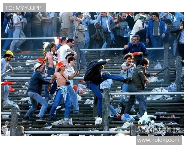 马赛欧冠赛后球迷冲突升级引发大规模斗殴现场混乱不堪