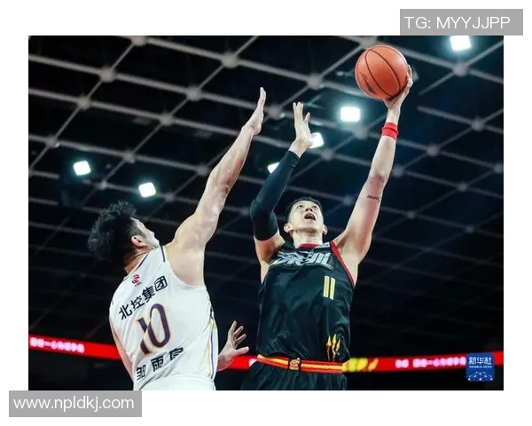 广东队迎战深圳马可波罗全力争胜展现篮球魅力与团队精神