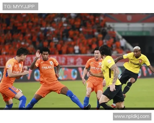 深圳足球队强势领跑联赛积分榜96分稳居第一位置展现冠军实力 深圳足球队强势领跑联赛积分榜96分稳居第一位置展现冠军实力