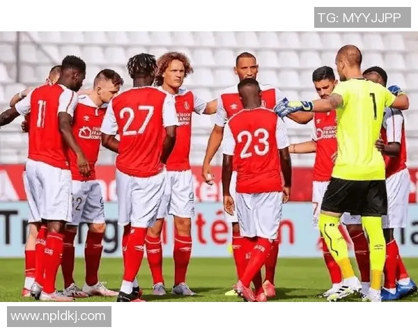 法甲激战亚眠主场迎战马赛双方争夺关键三分的精彩对决