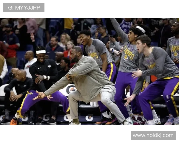 湖人对阵鹈鹕精彩对决回顾12月22日比赛亮点与球员表现分析 湖人对阵鹈鹕精彩对决回顾12月22日比赛亮点与球员表现分析