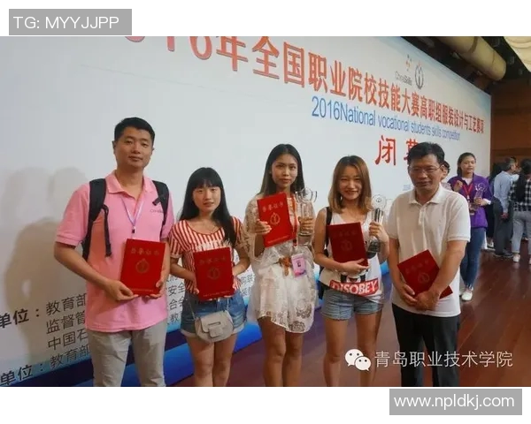 张丽的网球人生探索：从青涩少年到职业选手的奋斗历程与心路历程